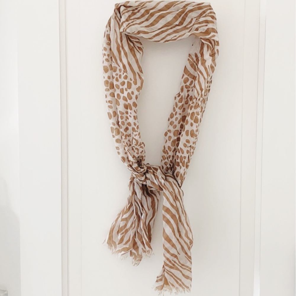 Printed scarf - Picture 2 of 3